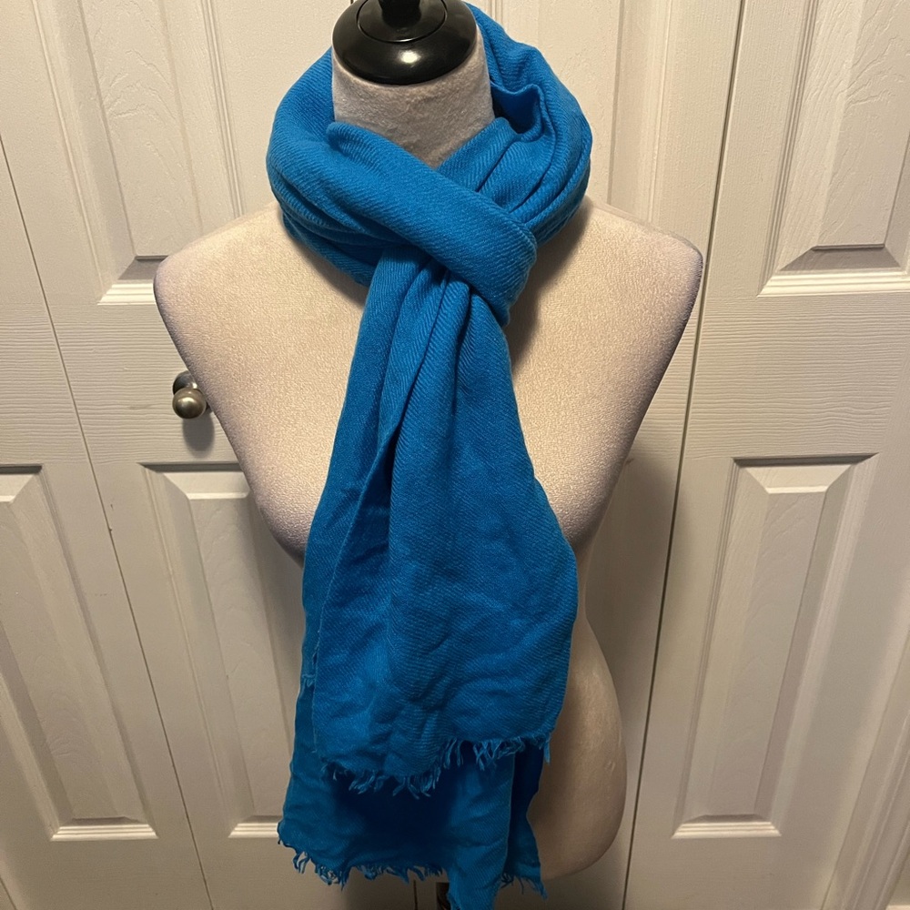 Lord and Taylor Wool Cashmere Blend Vibrant Blue Scarf
